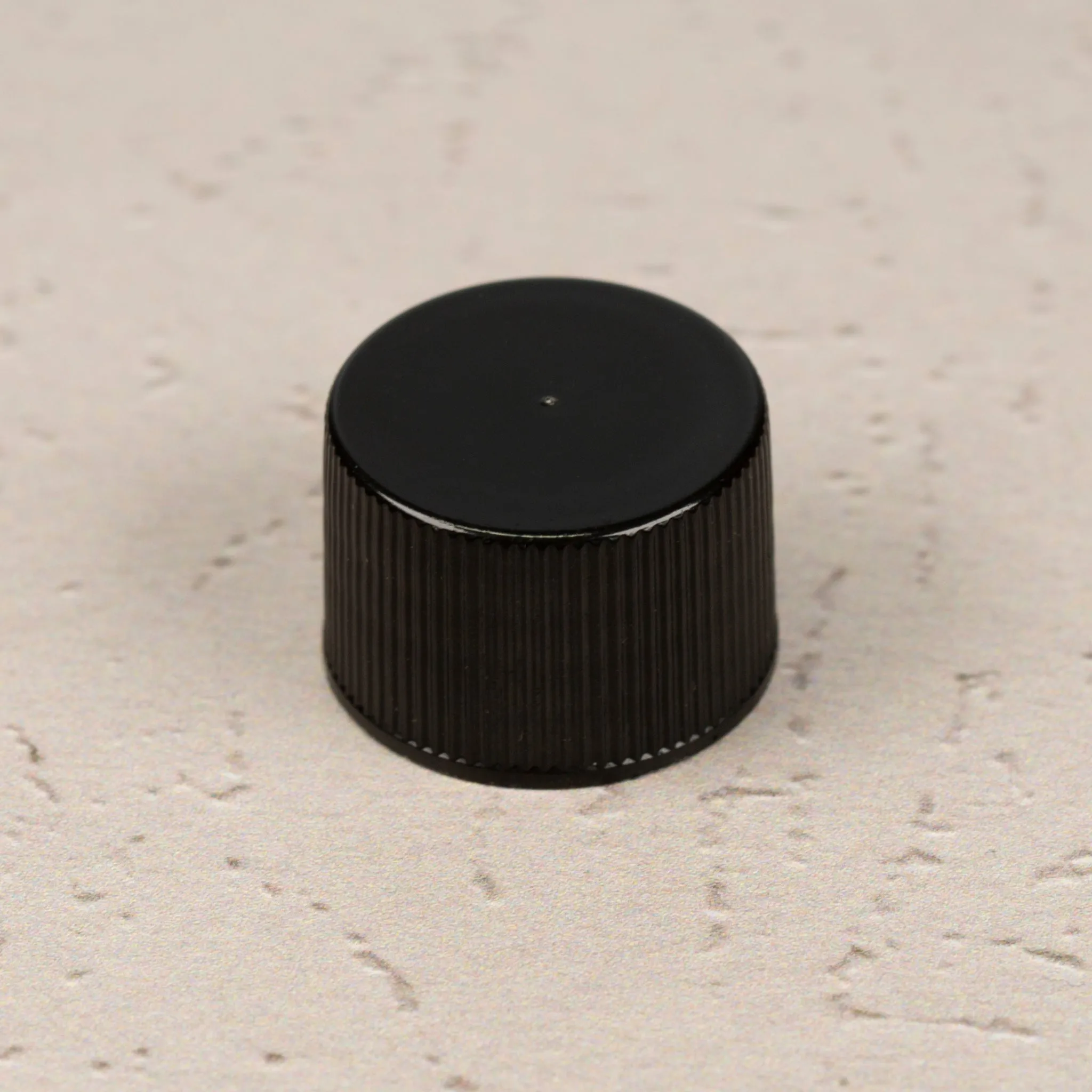 20-410 Black Ribbed Screw Cap