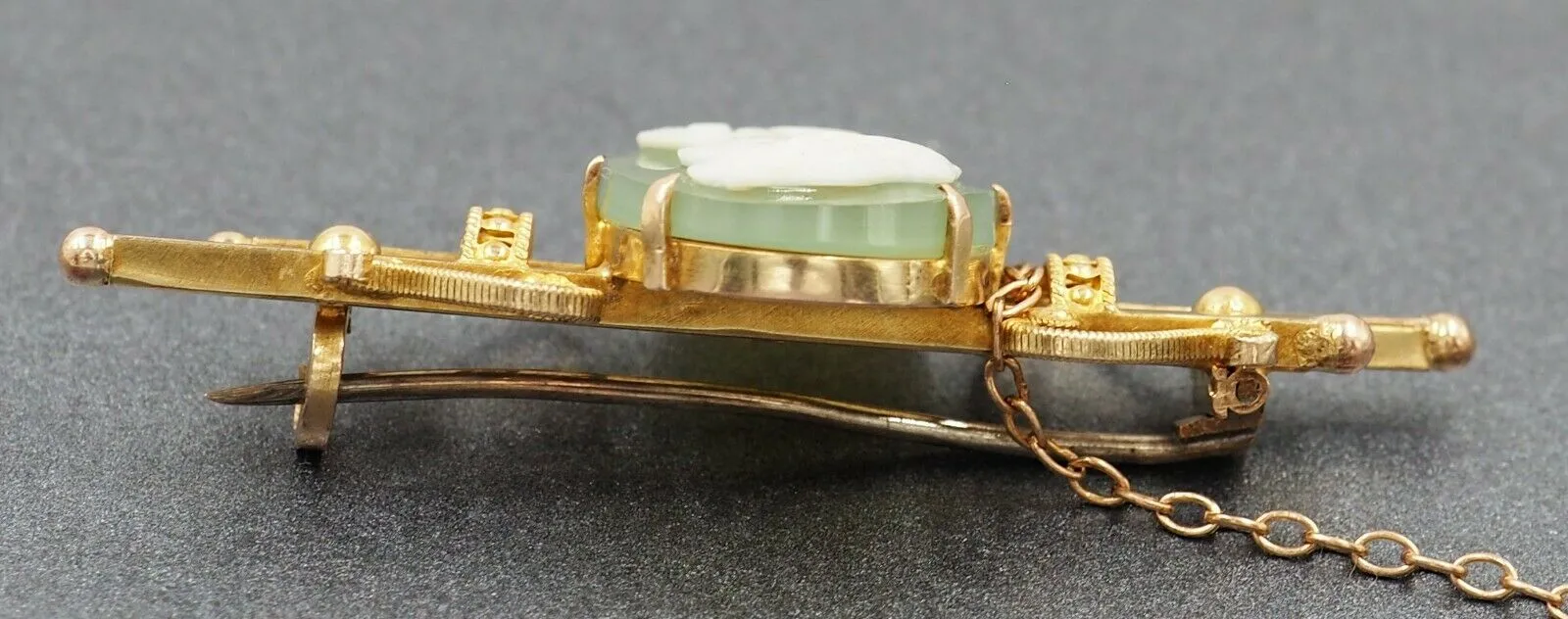 Agate Cameo & 9ct Yellow Gold Vintage Double Bar Brooch