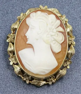 Vintage 9ct Yellow Gold & Shell Cameo Brooch/Pendant with Flower Leaf Surrounds